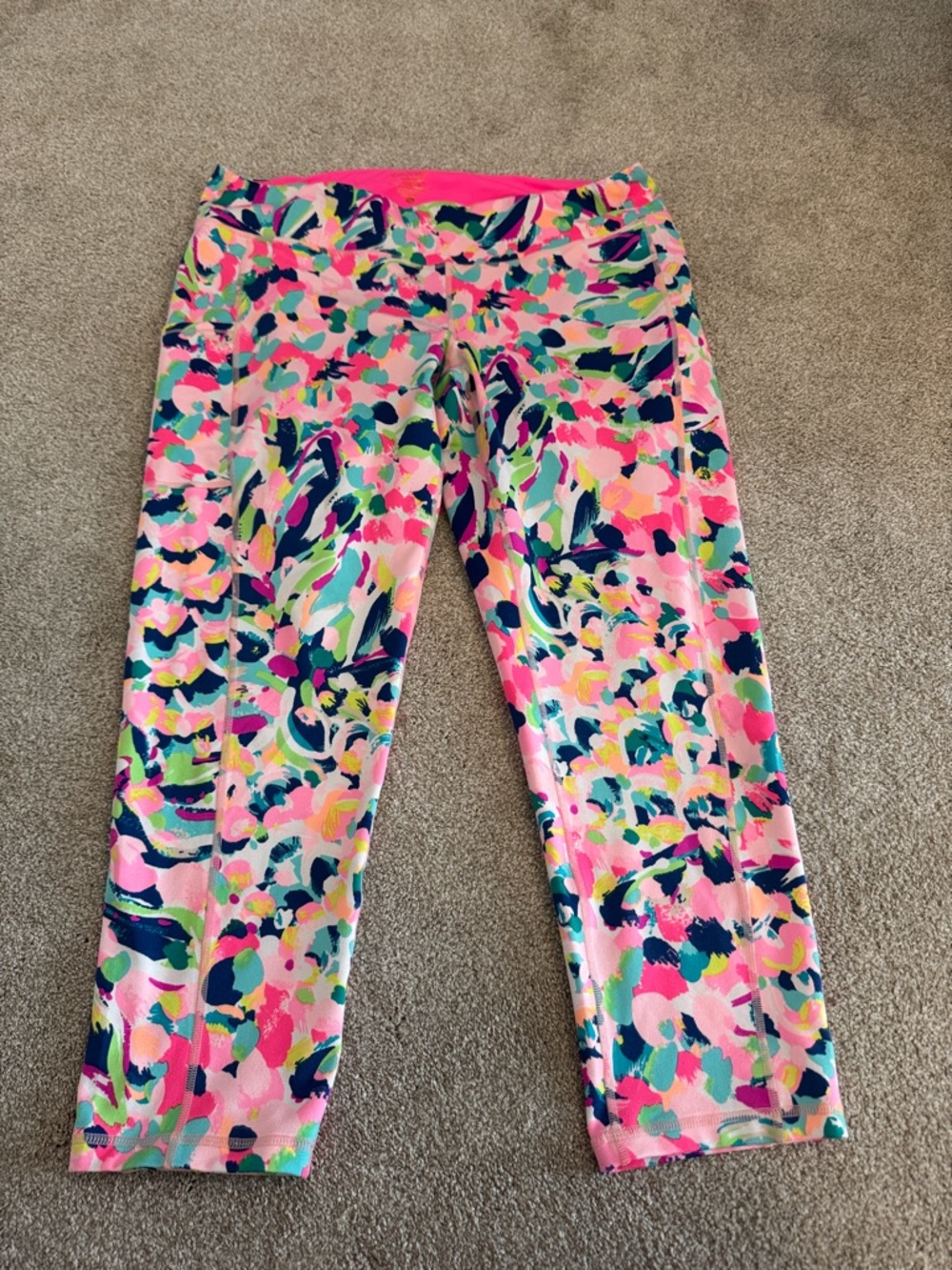 Lilly Pulitzer - XL Pink Multicolor Active Capri Leggings